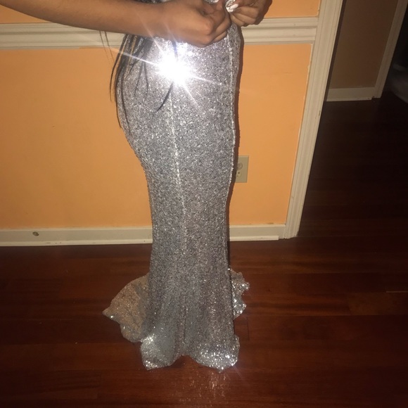 Beautiful studded, sequin, mermaid dress - Picture 8 of 8